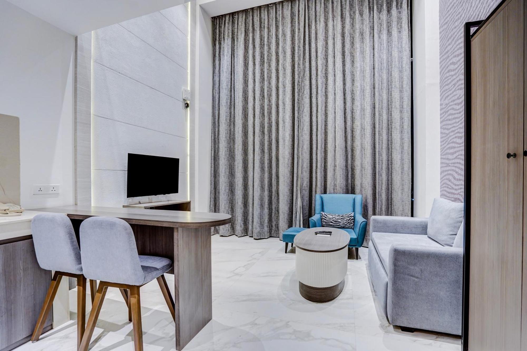 Sunday Hotels And Residences Gurgaon Luaran gambar