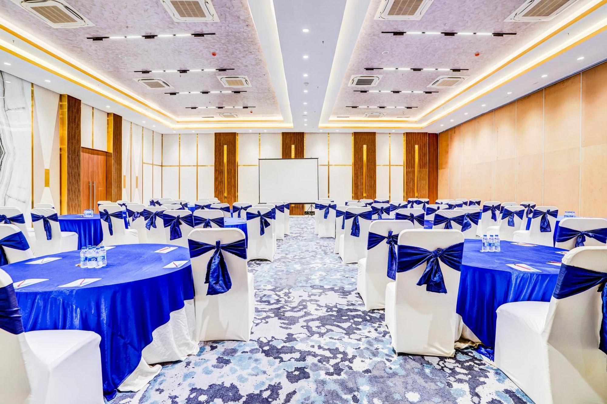 Sunday Hotels And Residences Gurgaon Luaran gambar