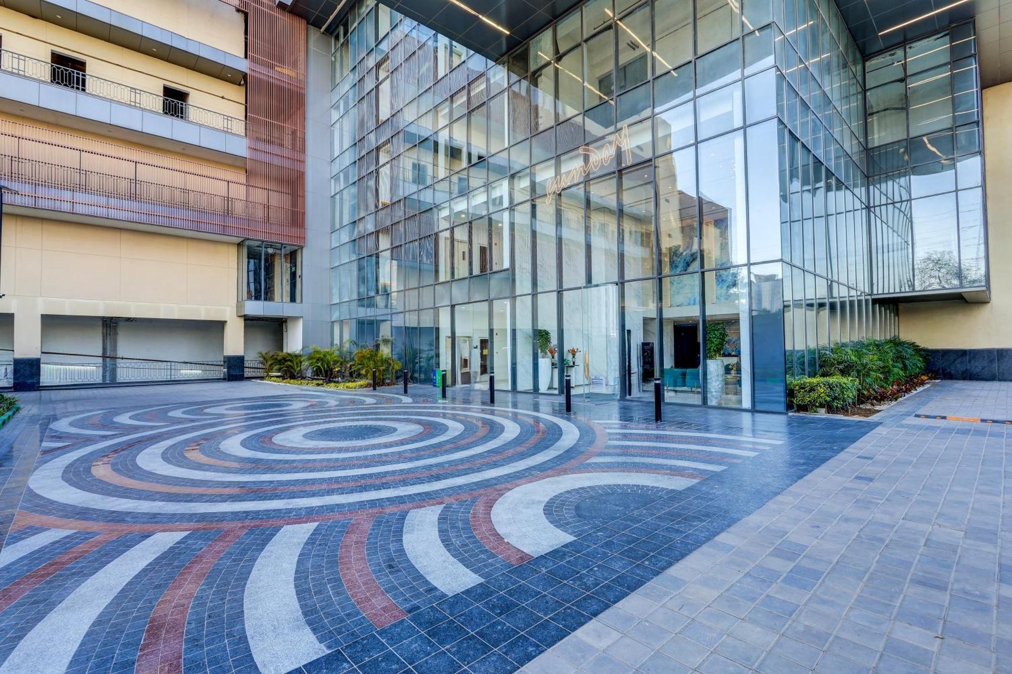 Sunday Hotels And Residences Gurgaon Luaran gambar