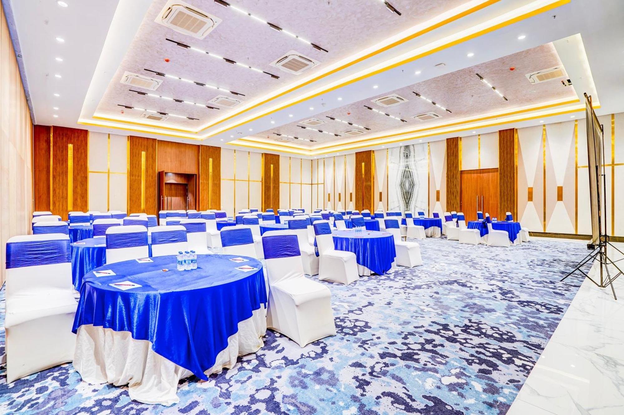 Sunday Hotels And Residences Gurgaon Luaran gambar