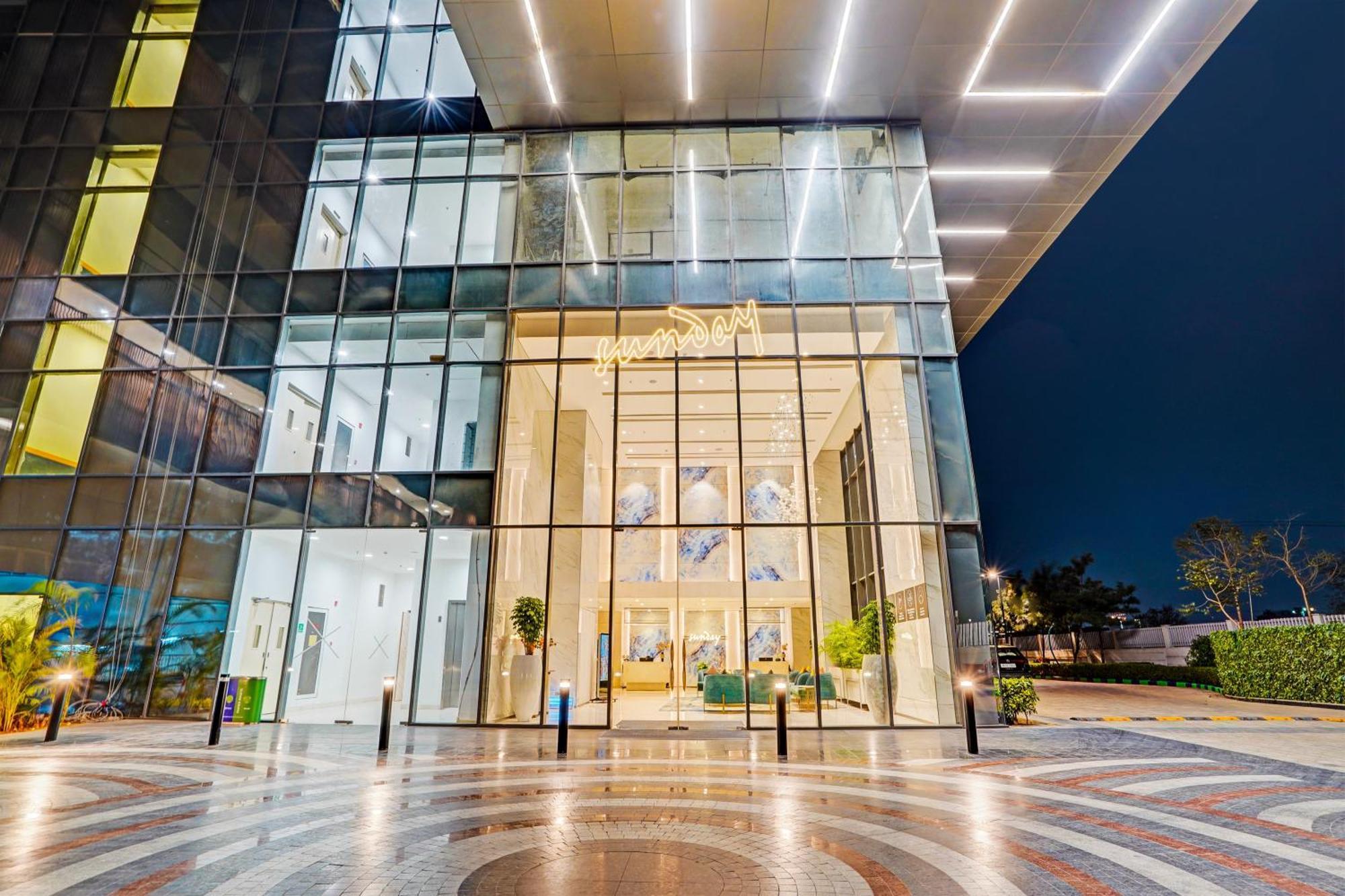 Sunday Hotels And Residences Gurgaon Luaran gambar