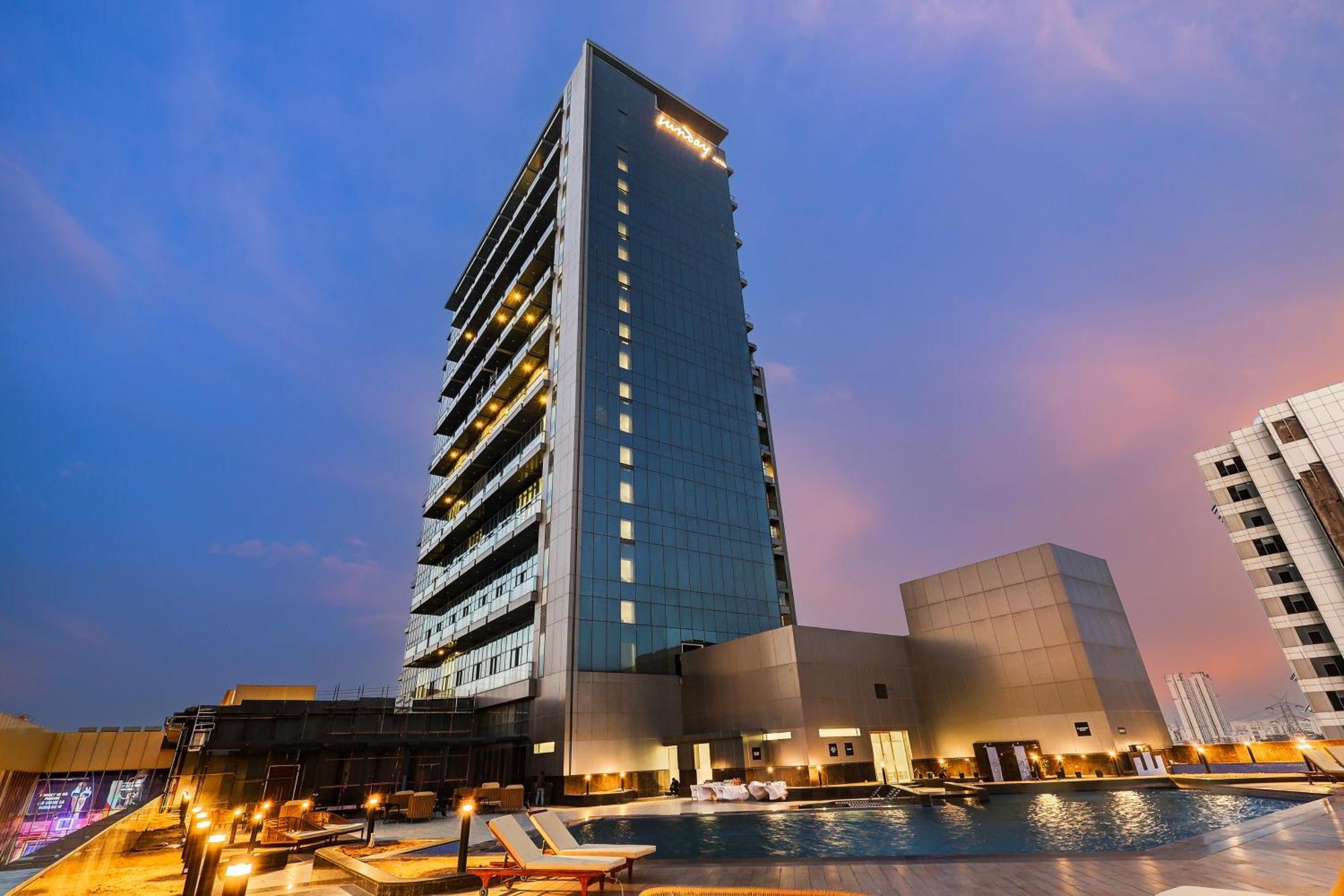 Sunday Hotels And Residences Gurgaon Luaran gambar