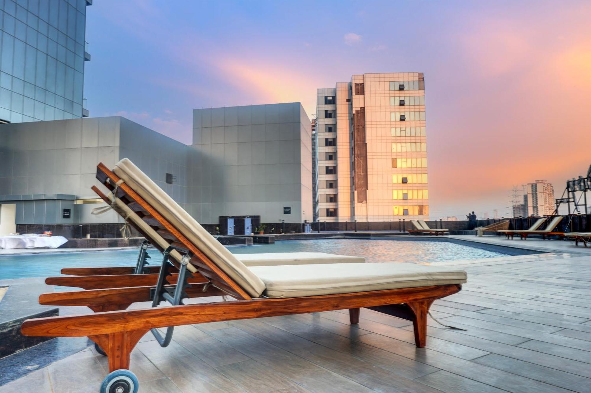 Sunday Hotels And Residences Gurgaon Luaran gambar