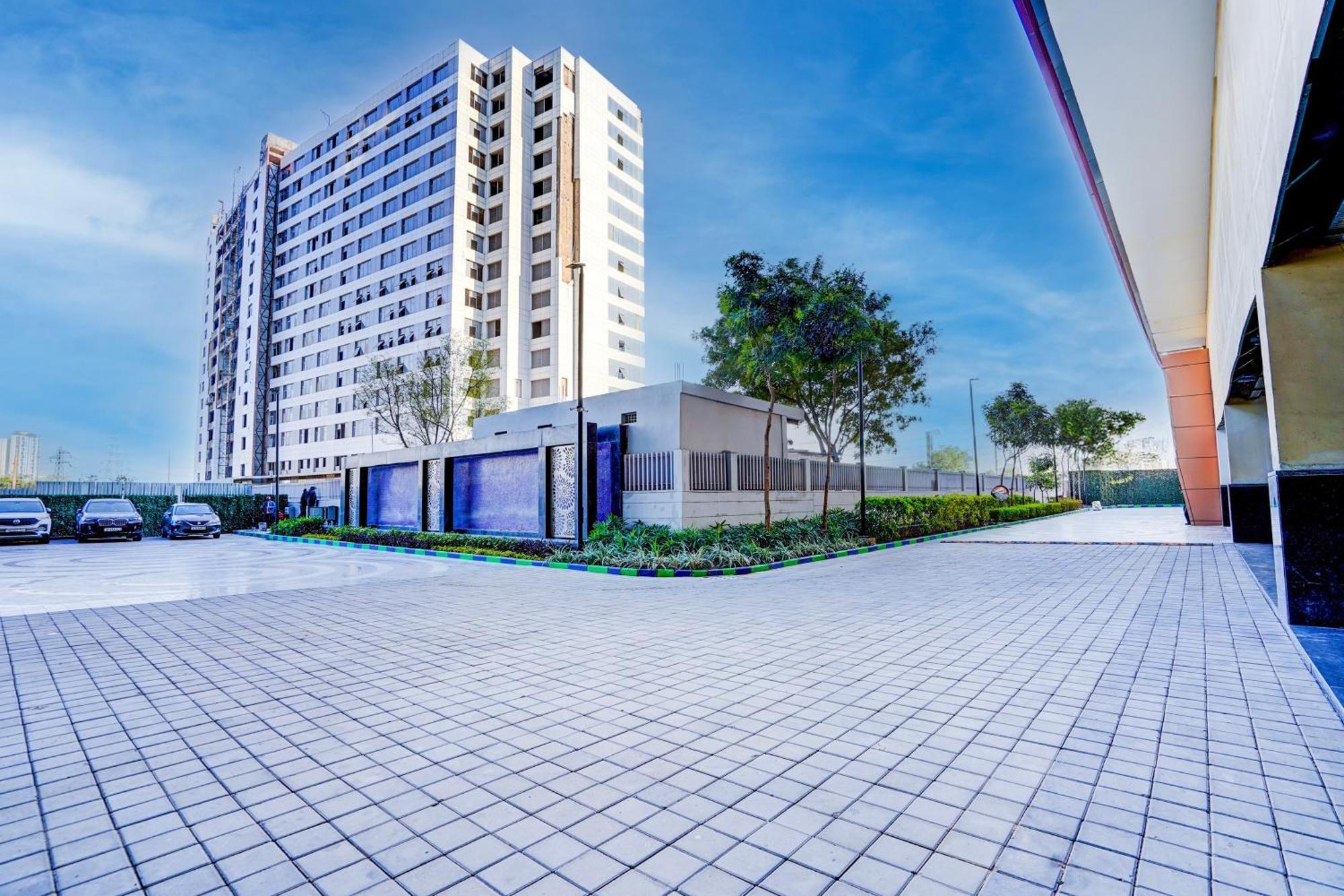 Sunday Hotels And Residences Gurgaon Luaran gambar