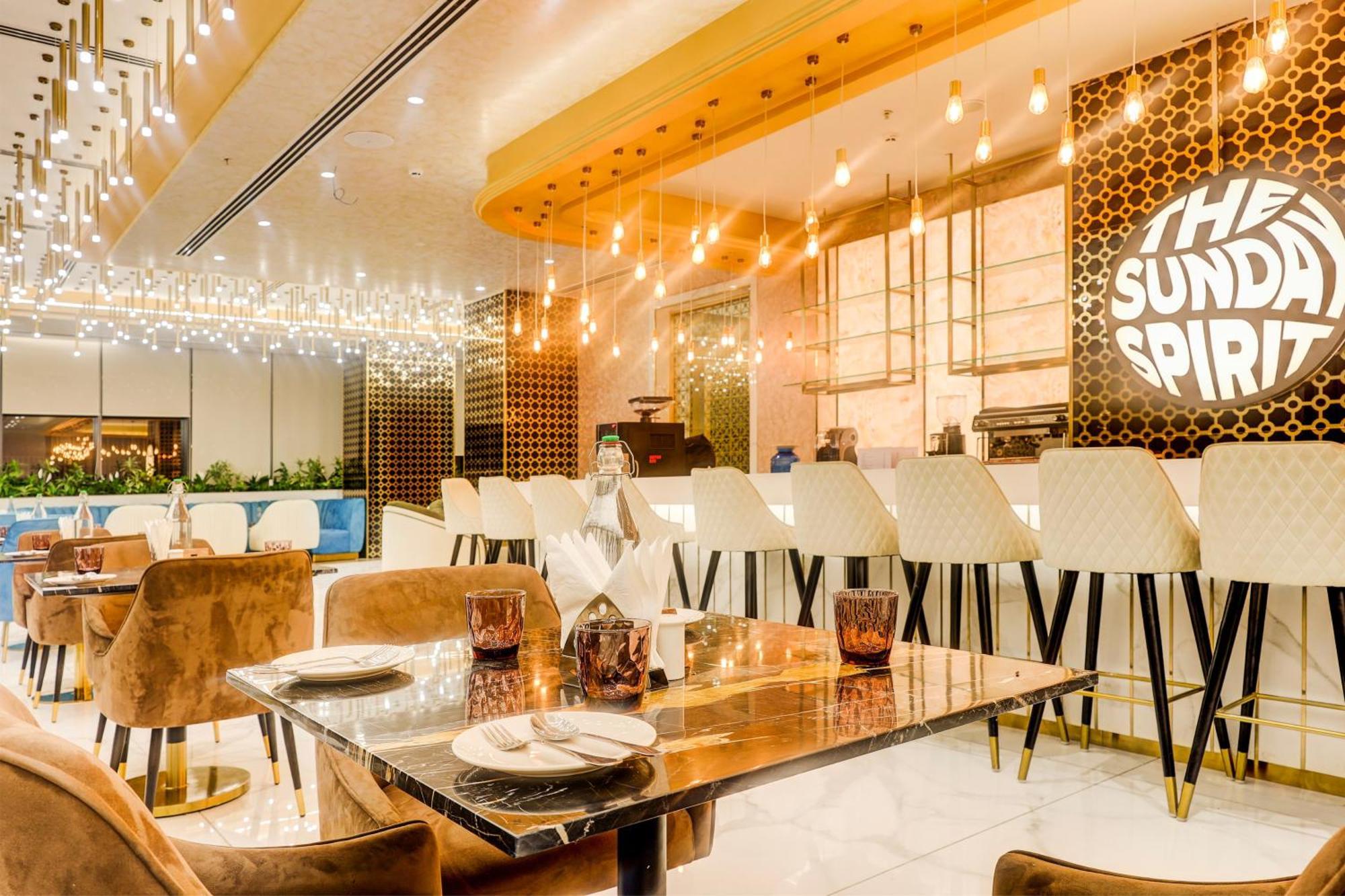 Sunday Hotels And Residences Gurgaon Luaran gambar